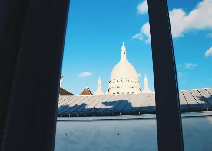 Sacre Coeur Flat